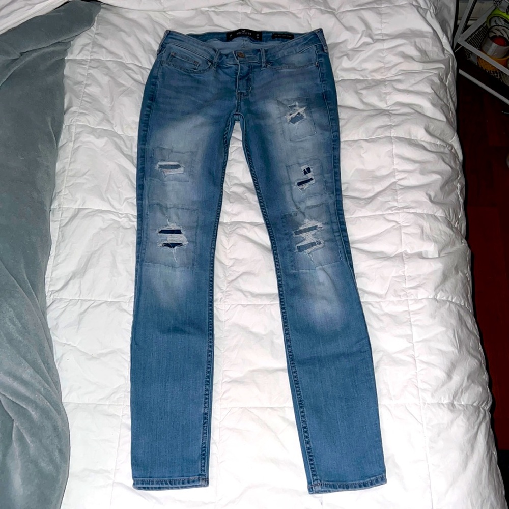 Hollister Low Rise Super Skinny Classic Stretch Ripped Sz.4/26
